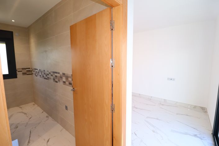 Image No.42-3 Bed Villa for sale