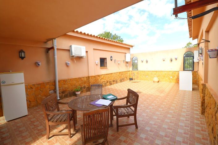 Image No.10-4 Bed Villa for sale