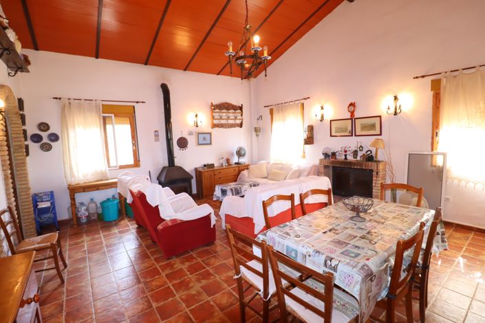 Image No.25-4 Bed Villa for sale