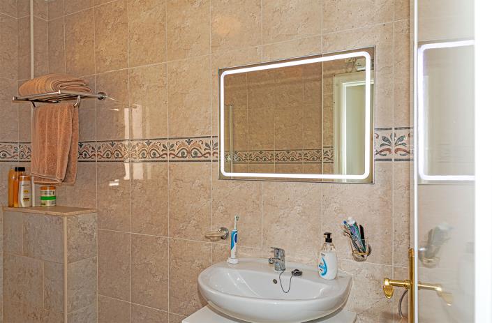 Image No.13-2 Bed Apartment for sale