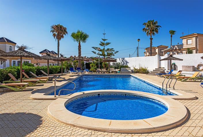 Image No.5-2 Bed Semi-Detached for sale