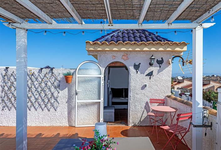 Image No.24-2 Bed Semi-Detached for sale