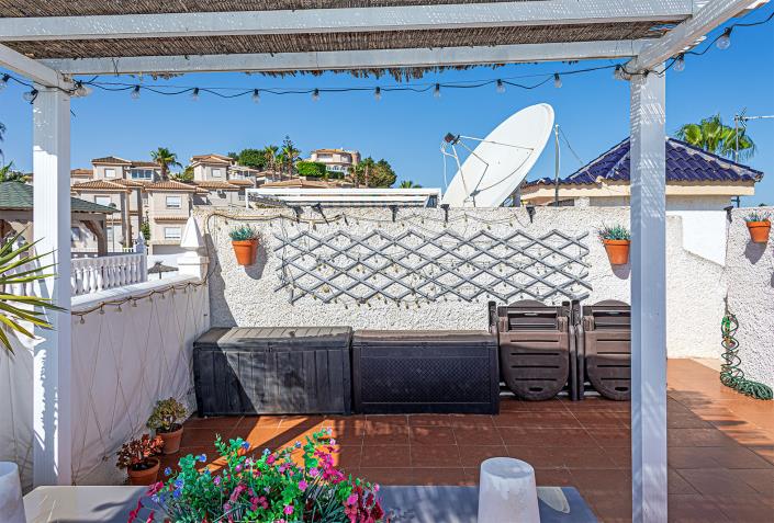 Image No.28-2 Bed Semi-Detached for sale