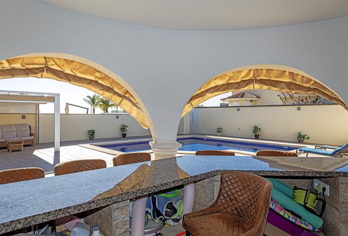 Image No.12-4 Bed Villa / Detached for sale