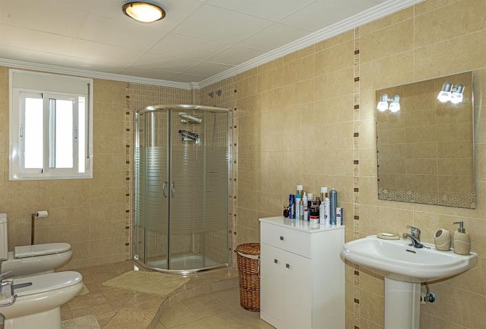 Image No.31-4 Bed Villa / Detached for sale