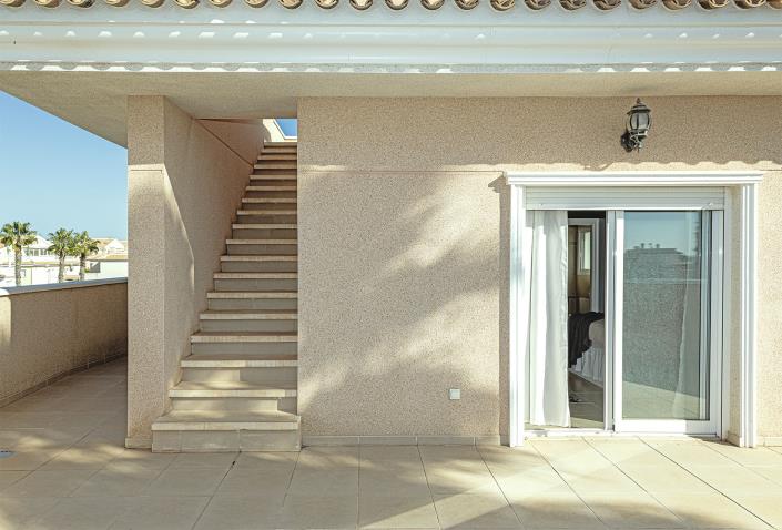 Image No.41-4 Bed Villa / Detached for sale