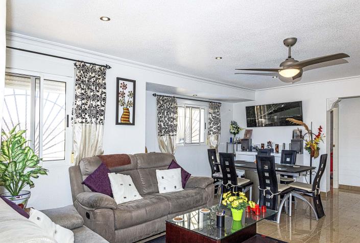 Image No.8-3 Bed Villa / Detached for sale