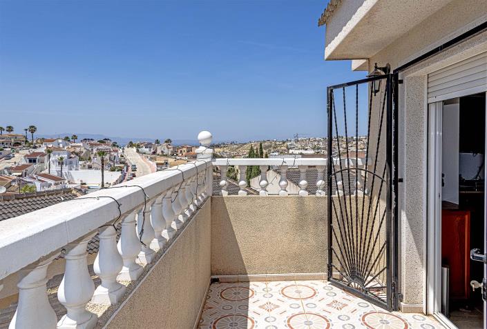 Image No.32-3 Bed Villa / Detached for sale