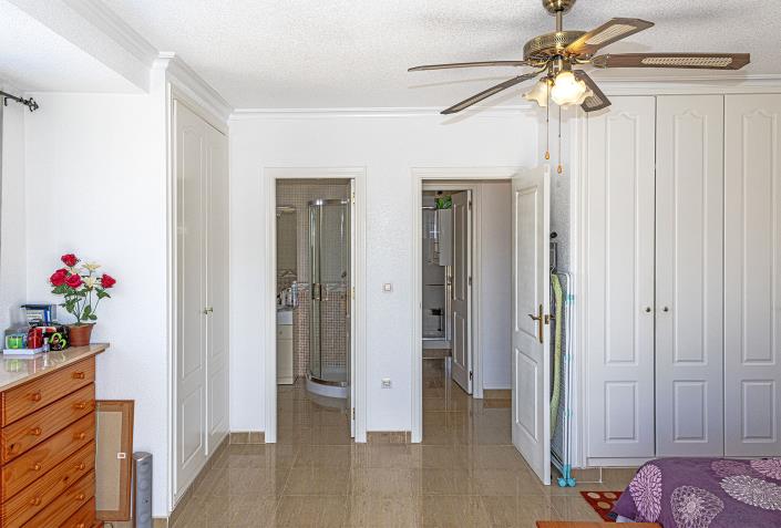 Image No.34-3 Bed Villa / Detached for sale