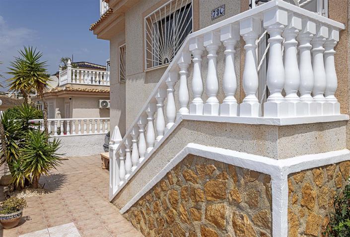 Image No.6-2 Bed Semi-Detached for sale