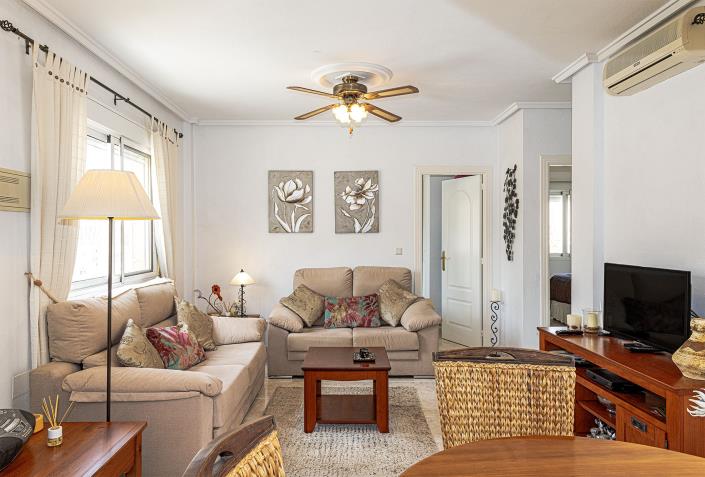 Image No.9-2 Bed Semi-Detached for sale