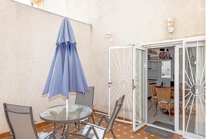 Image No.21-2 Bed Semi-Detached for sale