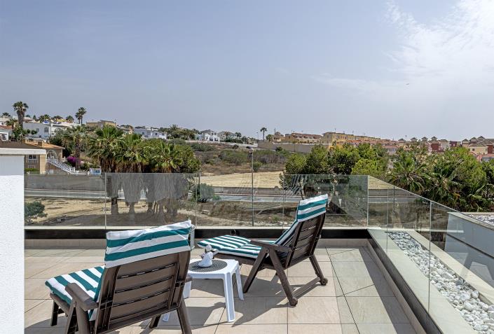 Image No.45-3 Bed Villa / Detached for sale