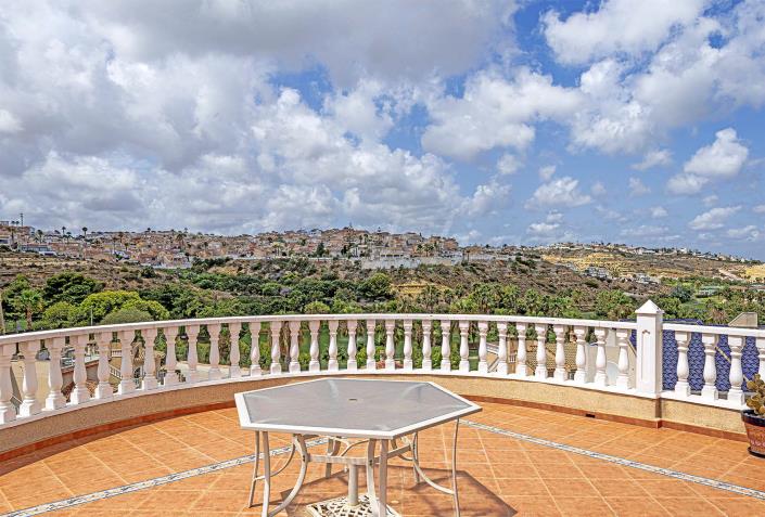 Image No.41-3 Bed Villa / Detached for sale