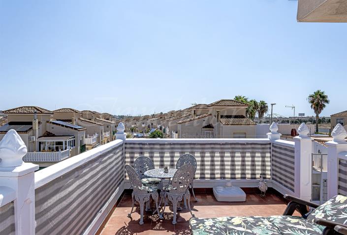 Image No.39-3 Bed Villa / Detached for sale