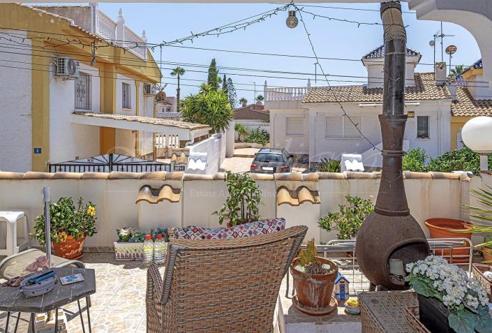 Image No.15-2 Bed Semi-Detached for sale