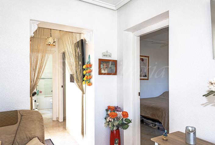 Image No.20-2 Bed Semi-Detached for sale