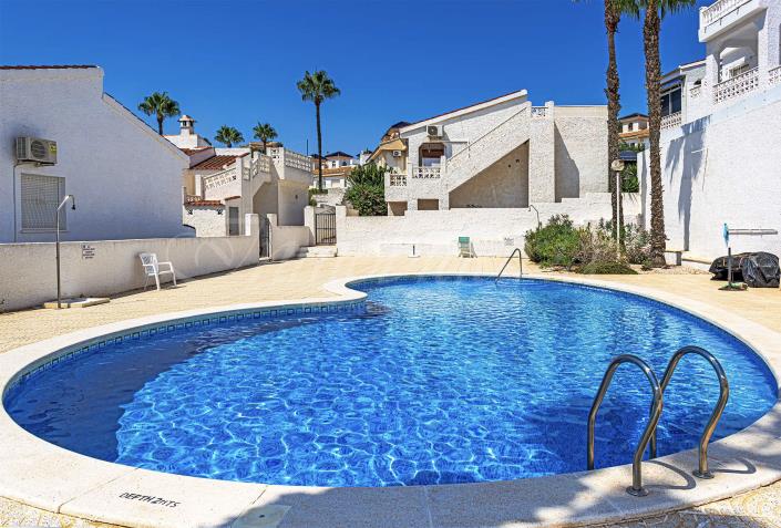 Image No.2-4 Bed Villa / Detached for sale