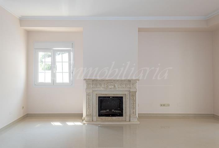 Image No.15-4 Bed Villa / Detached for sale