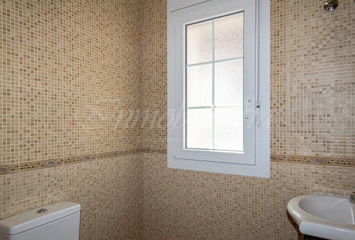 Image No.28-4 Bed Villa / Detached for sale