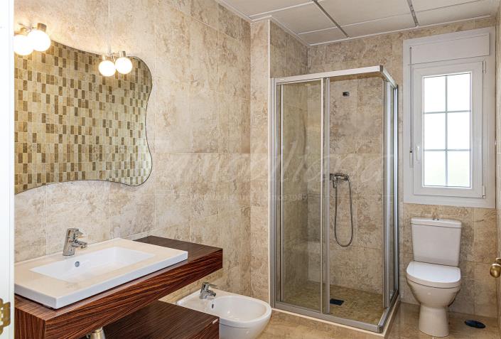 Image No.34-4 Bed Villa / Detached for sale