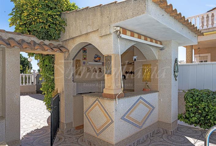 Image No.8-3 Bed Villa / Detached for sale