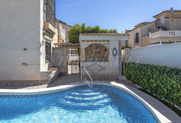 Image No.11-3 Bed Villa / Detached for sale