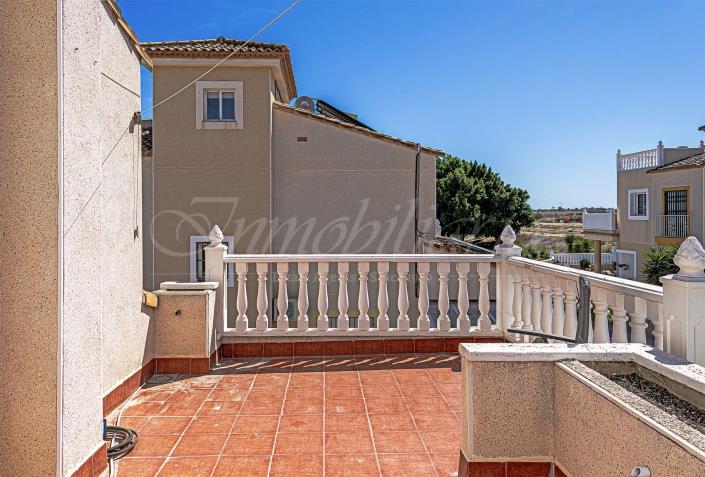 Image No.35-3 Bed Villa / Detached for sale