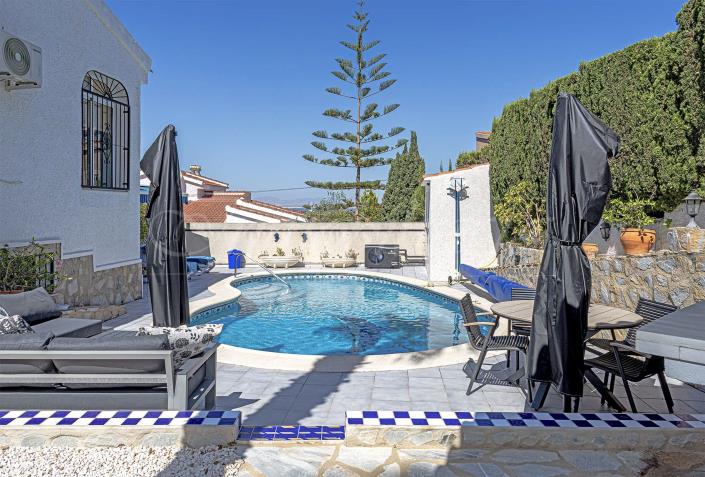 Image No.13-4 Bed Villa / Detached for sale