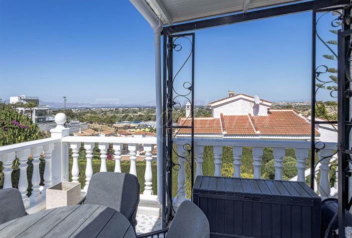 Image No.23-4 Bed Villa / Detached for sale