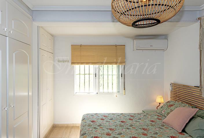 Image No.28-4 Bed Villa / Detached for sale