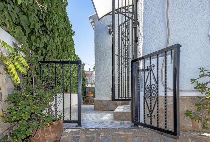 Image No.35-4 Bed Villa / Detached for sale