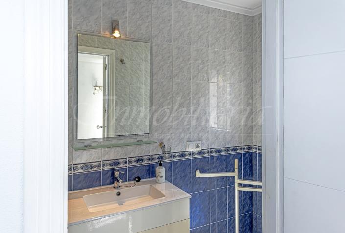 Image No.40-4 Bed Villa / Detached for sale