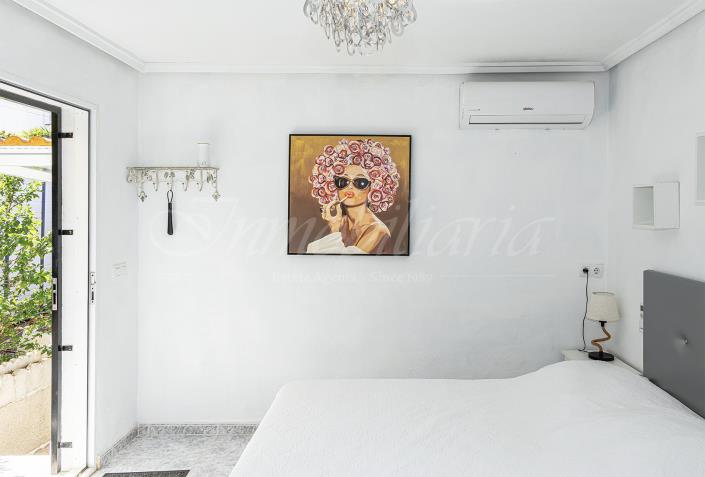 Image No.43-4 Bed Villa / Detached for sale