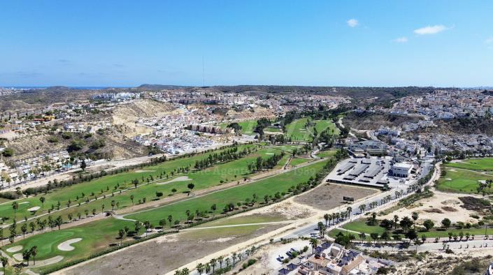 Image No.55-4 Bed Villa / Detached for sale