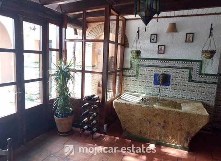 Image No.6-1 Bed Commercial for sale