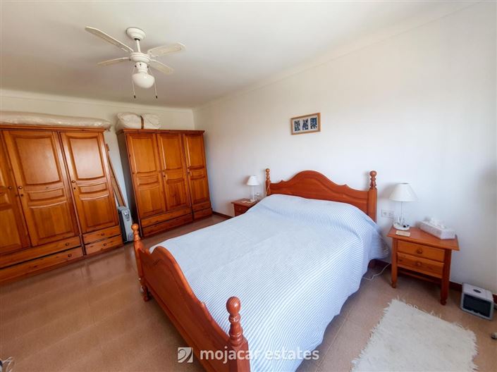 Image No.10-3 Bed Townhouse for sale