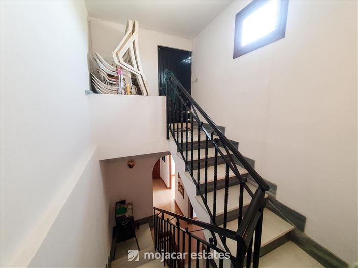 Image No.17-3 Bed Townhouse for sale