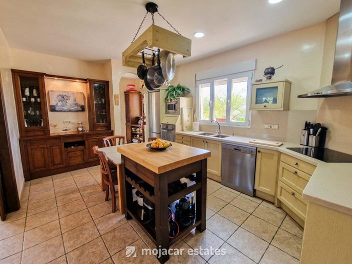 Image No.11-4 Bed Villa for sale