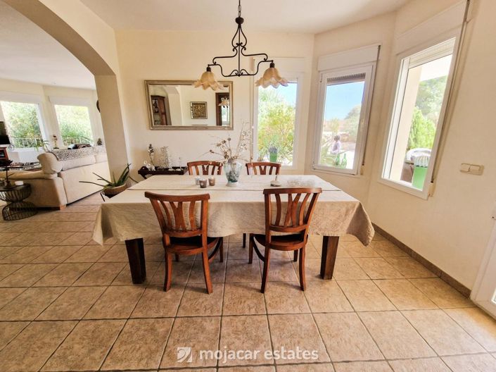 Image No.10-4 Bed Villa for sale