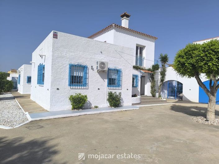 Image No.2-Villa de 3 chambres à vendre à Las Cunas