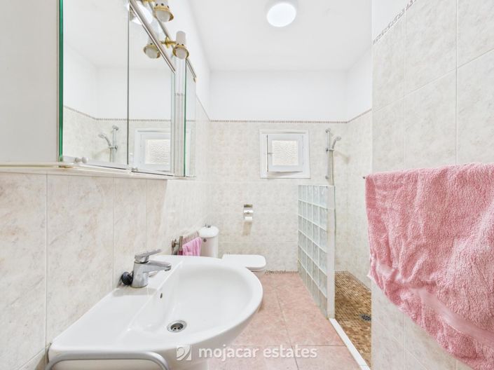 Image No.15-2 Bed Villa for sale