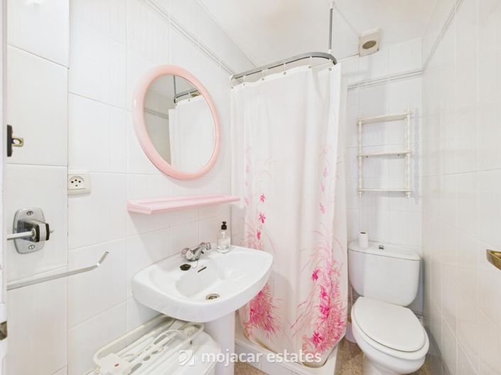 Image No.8-3 Bed Townhouse for sale