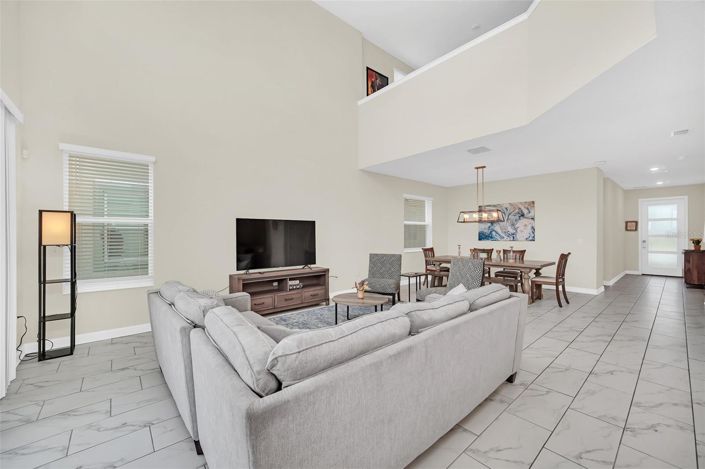 Image No.11-5 Bed House for sale