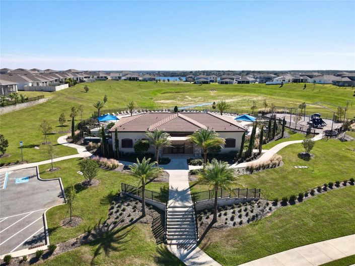 Image No.18-6 Bed House for sale