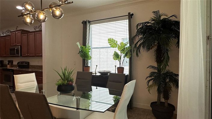 Image No.9-6 Bed House for sale