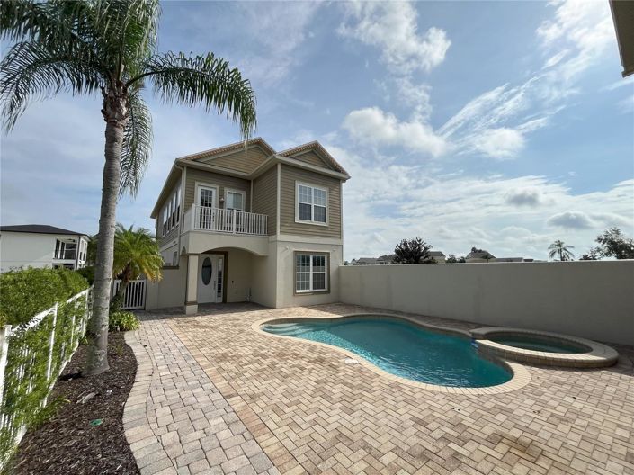 Image No.18-5 Bed House for sale