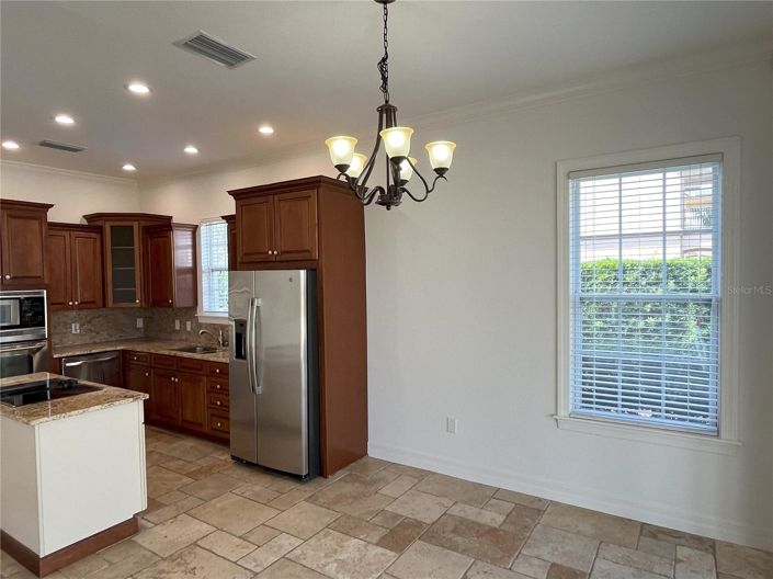 Image No.35-5 Bed House for sale