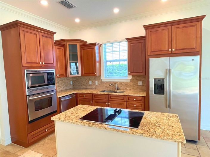 Image No.4-5 Bed House for sale