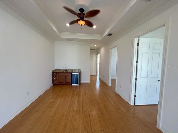 Image No.75-5 Bed House for sale